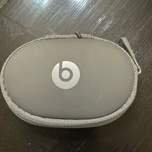 New Without Tags small Beats by Dre case. Never used!